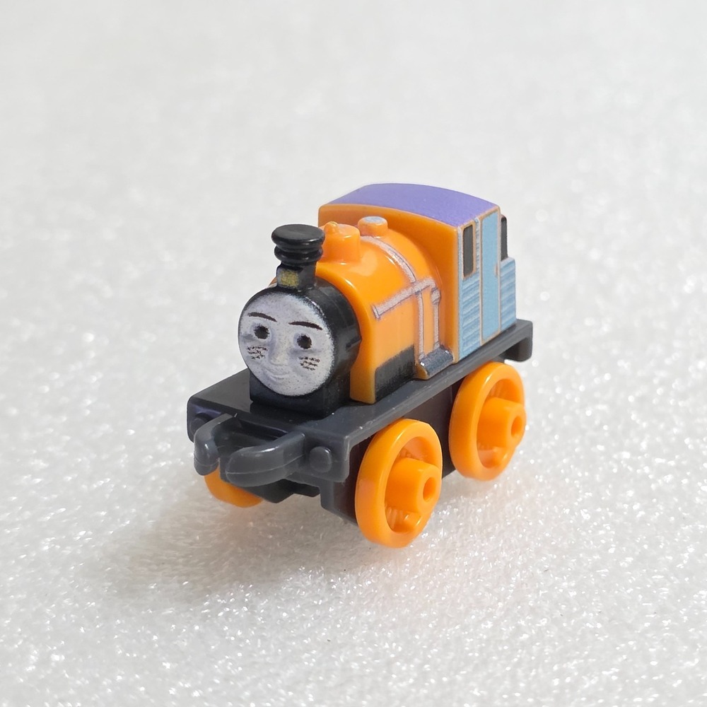 Mattel Thomas & Friends Minis Dash Train Engine Orange Plastic 2 Inch R37D